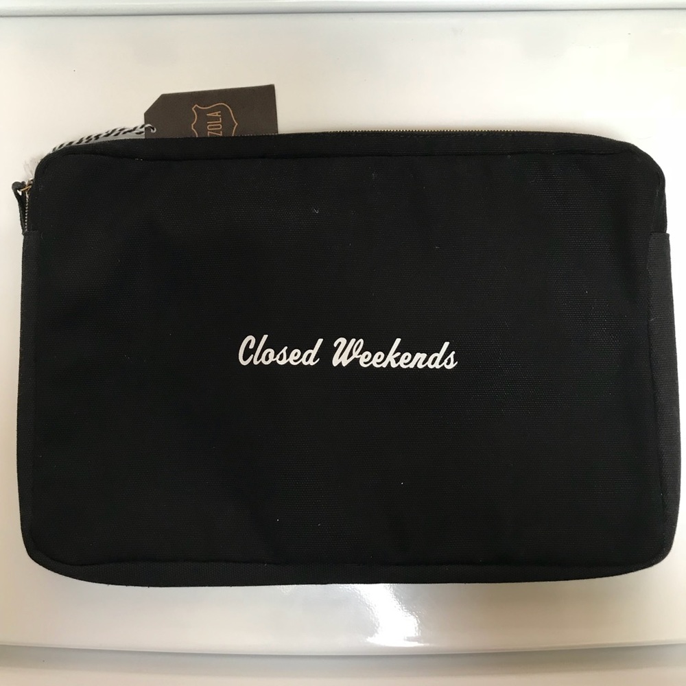 Laptop sleeve